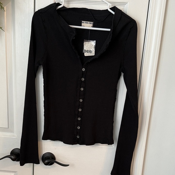 We The Free Black Button-Down Ribbed Top - Picture 1 of 4